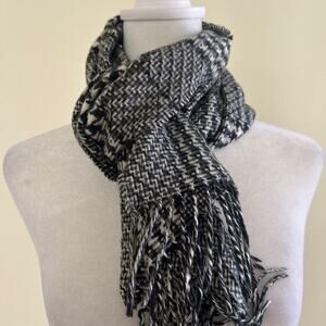 Cashmink V. Fraas Made in Germany Plaids Tassel Hem Winter Comfortcore Comfy